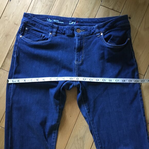 DH3 Mia Mid Rise Blue Jeans - Picture 13 of 16